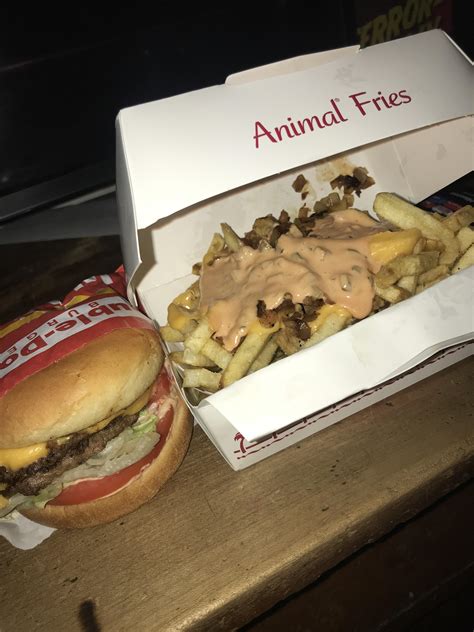 Vegan and Vegetarian Options at In-N-Out Magic Mountain: A Guide